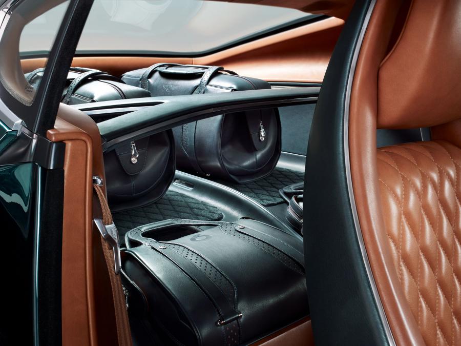  Bentley EXP 10 Speed 6 2015 года  (фото 14 из 16)